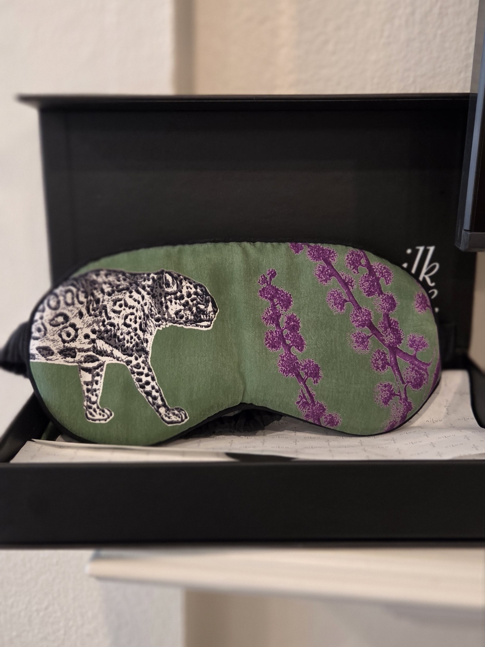 Brand New Niluu Silk Lennon Sleep Mask. PETA Approved, 100% Vegan Silk